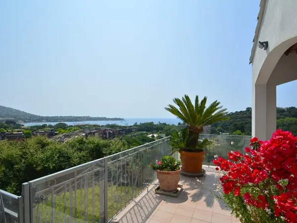 VILLA DE STANDING VUE MER AVEC POSSIBILITE DE RENDEMENT LOCATIF