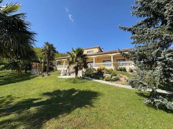 Maison de luxe 10 pièces 215 m²