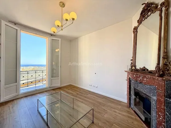 Appartement T3 - 57 m² - Bastia centre-ville - Vue mer - Entièrement rénové
