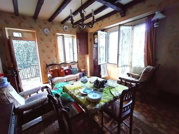 Maison de bourg de 6 pièces principales