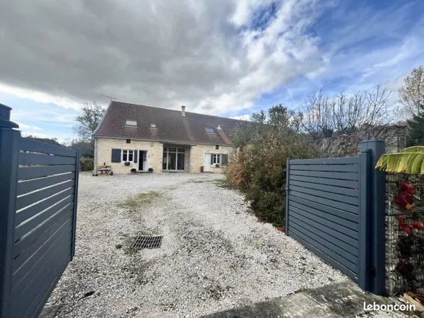 Ferme 7 pièces 230 m²