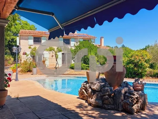 Maison 3 pièces 186 m²