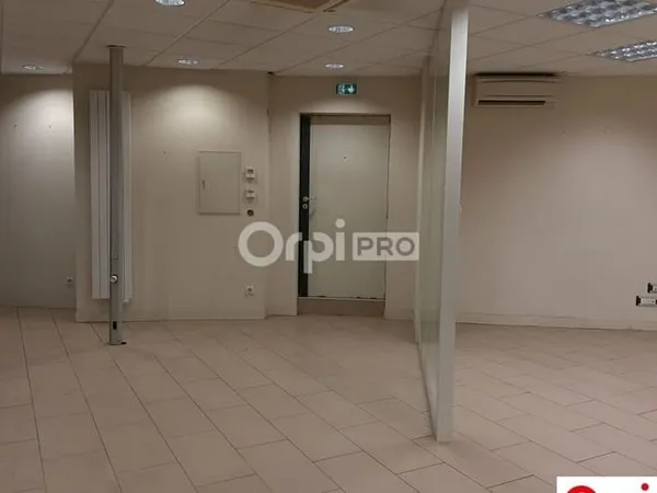 Local commercial 120 m²