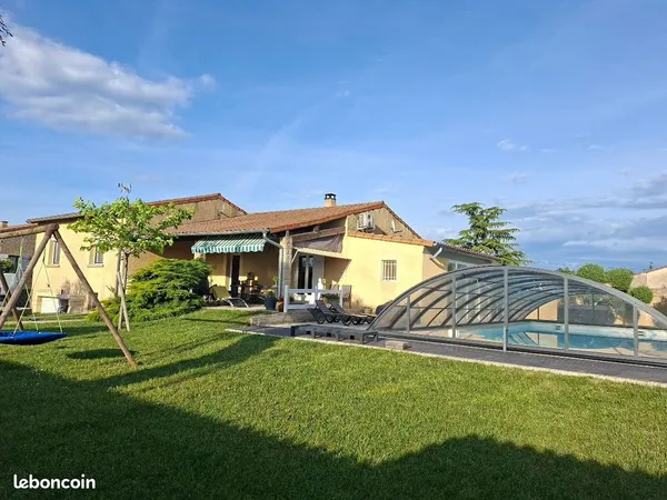 Maison familiale 6 pièces avec piscine et grand terrain - Livron-sur-Drôme