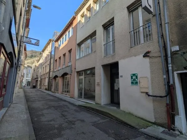 STUDIO CENTRE VILLE TOURNON accessible PMR
