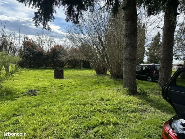 Terrain 1900 m² Cours-les-Barres