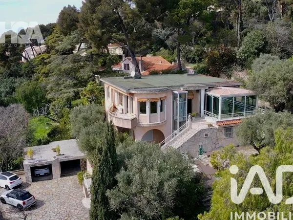 Maison 8 pièces 275 m²