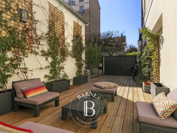 LA GARENNE COLOMBES MAISON FAMILIALE DE TYPE LOFT AVEC TERRASSE