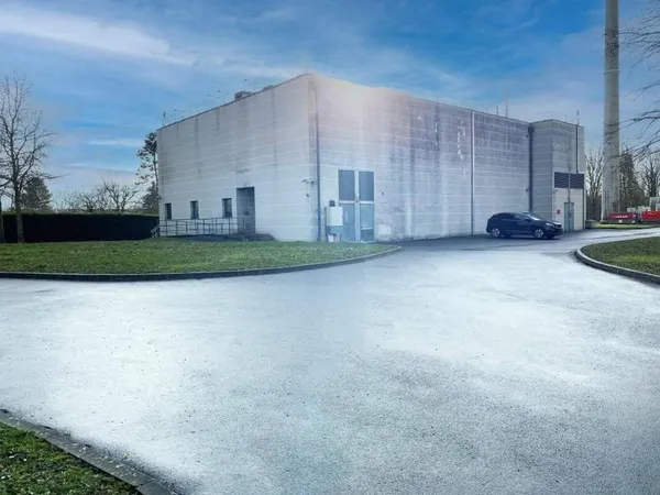 Local d'activité 2000 m²