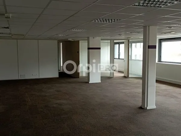 Bureaux 283 m²