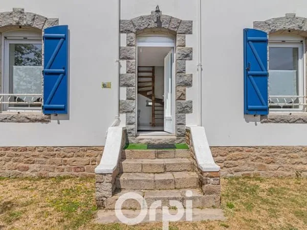À vendre avec l'agence Orpi : Charmante maison rénovée de 1820, proche commerce et plage