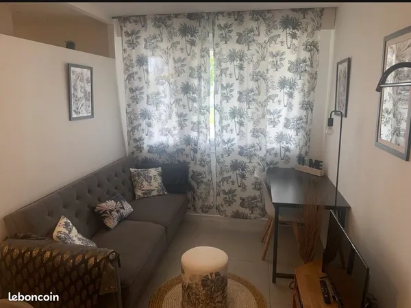 Studio à louer au 1er juillet