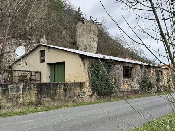 Local 330 m²