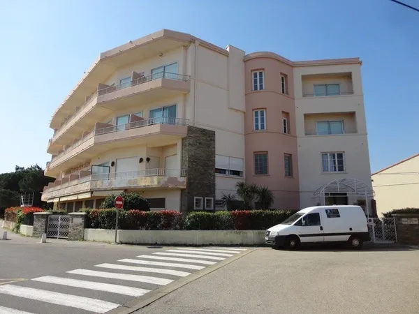 Dpt Pyrénées Orientales (66), à vendre ARGELES SUR MER appartement 1 pièce 21.6 m² terrasse vue mer