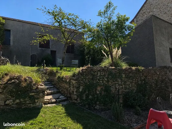 Neauphle-le-Château centre - Bâtiment de caractère à aménager en Maison+ terrain 591 m²
