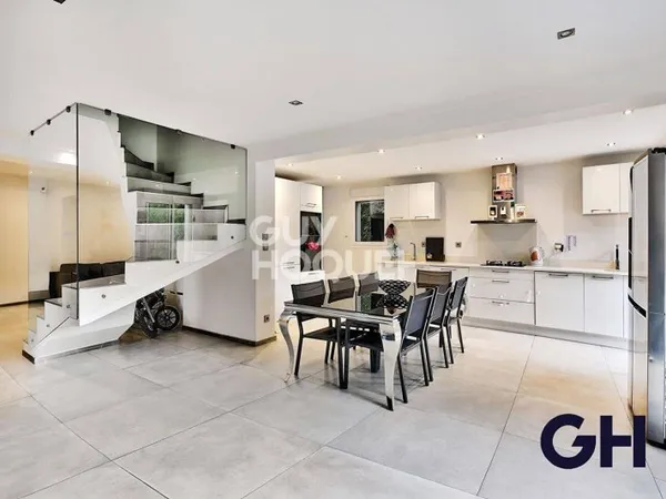 Maison 6 pièces 160 m²