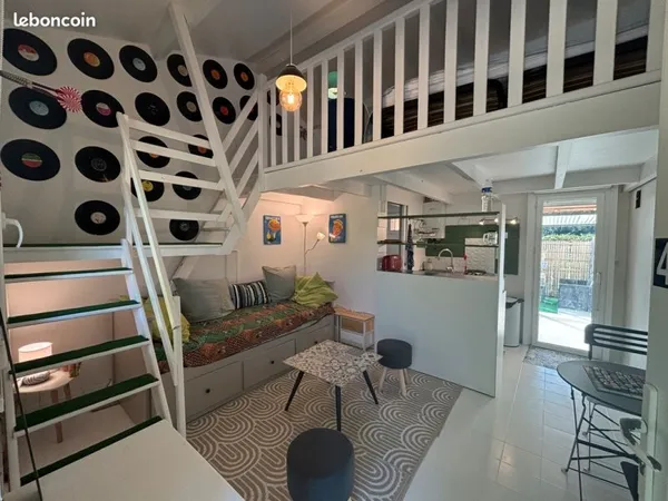 Studio à louer à l'année