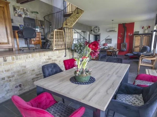Maison atypique de semi plein pied à la campagne