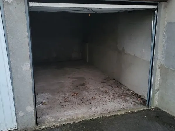 Garage / Box - Le Mans