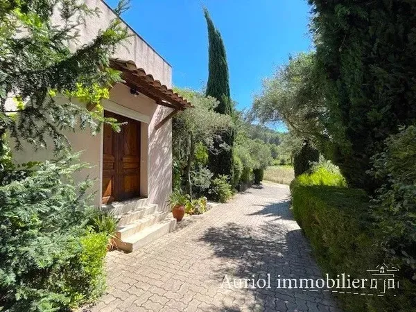 AURIOL - Propriété de 281 m² sur 9 200m² de terrain