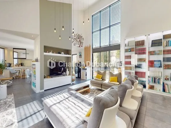 Maison de ville Roanne 323 m2 - 4 chambres + bureau - 187 m² d'extérieur