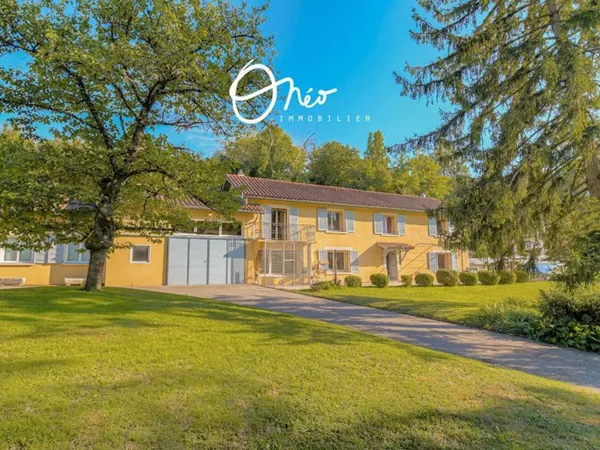 Maison Saint Pierre-de-Chandieu 8 pièce 225 m2 + Piscine
