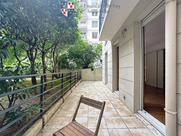 STUDIO avec Terrasse de 19 m2- PARIS 19 ème