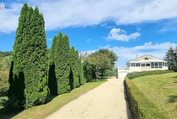 Maison 9 pièces 205 m²