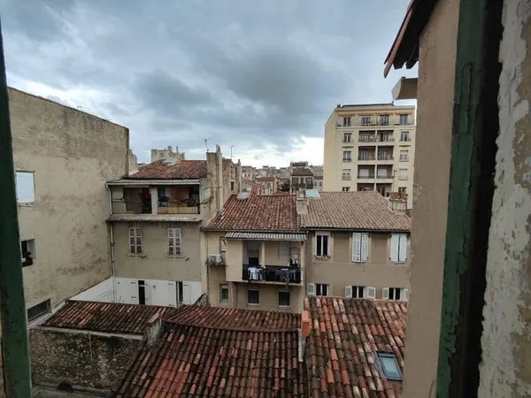 Studio 2 pièces 13 m²