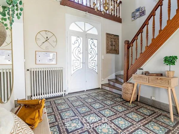 Maison de ville rénovée avec jardin, centre ville à pied