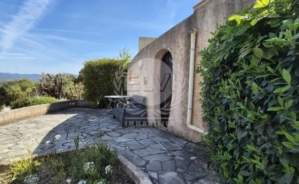 Maison à Plan de la tour