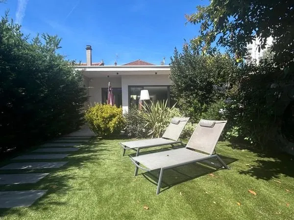Belle maison Bron restaurée par Architecte