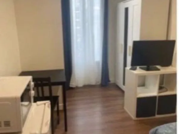 Loue chambre meublée au mois