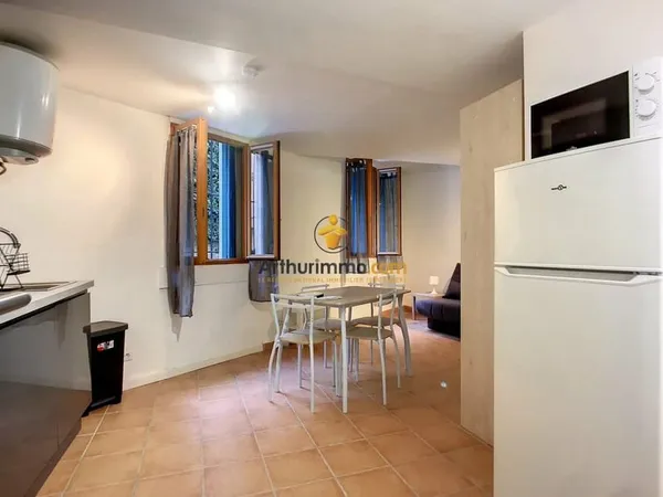 Studio loué équipé et meublé 24,90m²