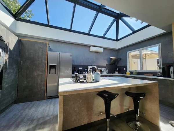 Maison contemporaine 6 pièces Grand terrain boisé 1 439 m2