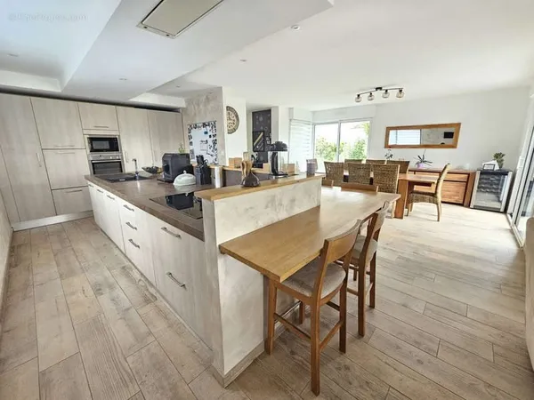 Maison individuelle de 166m2, 4 chambres, garage, jardin