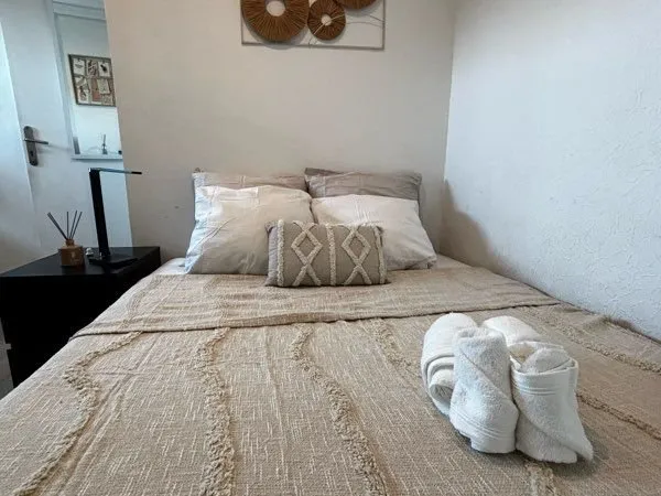 Chambre meublée dans colocation