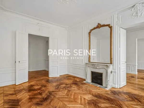 Appartement 4 pièces 162 m²