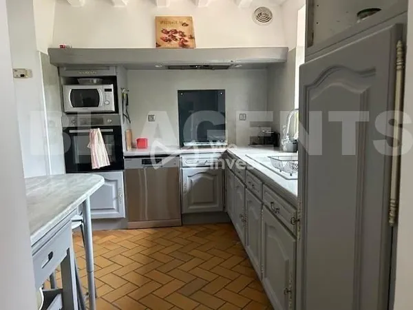Maison 11 pièces 240 m²