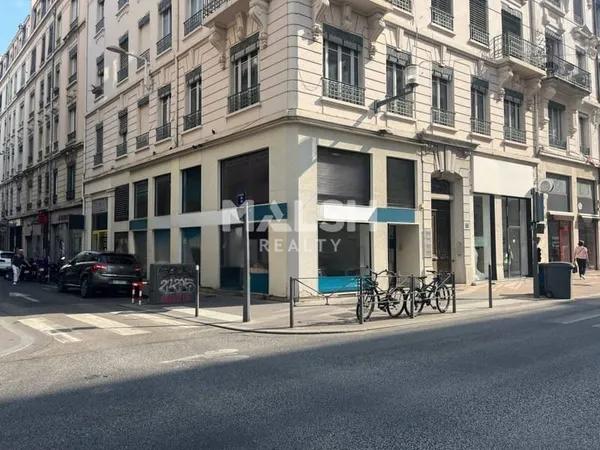 Local commercial 130 m²