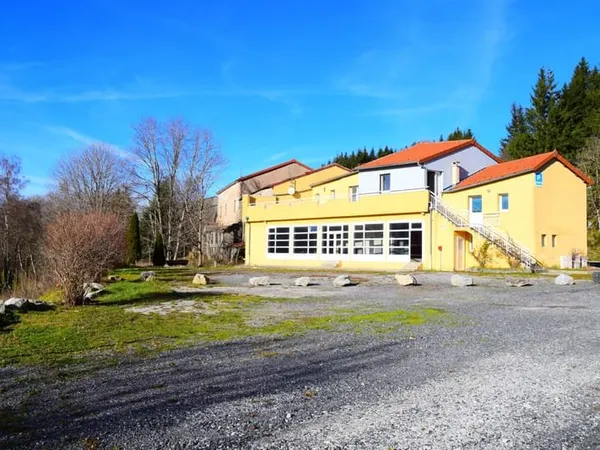 Dépt. 07 - A VENDRE à LANARCE - Local Commercial de 180 m2 e