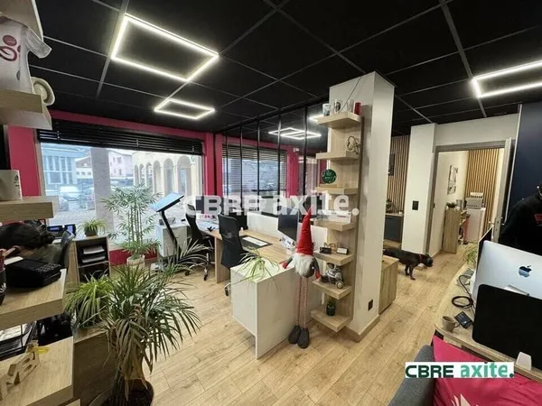 Local commercial 83 m²