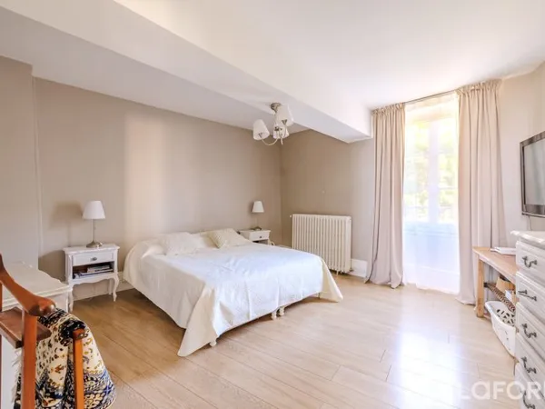 PUISEUX-EN-FRANCE- Maison de caractère trois chambres/quatre pièces
