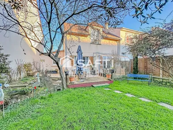 Maison familiale avec une chambre au rez-de-chaussée