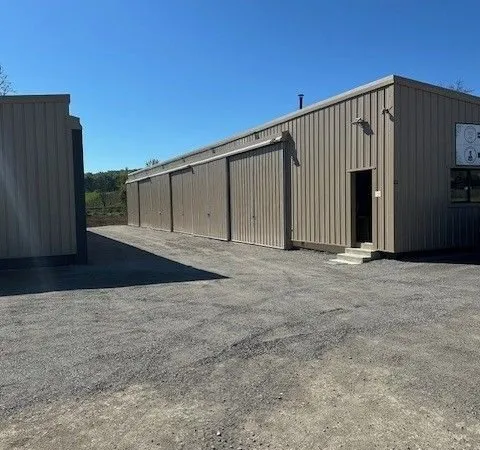 Nouveau - A Louer Garages/Boxs/container de stockage