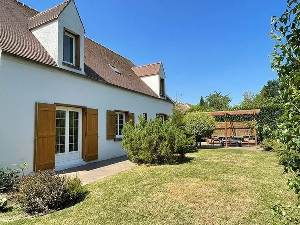 Maison 7 pièces 221 m²
