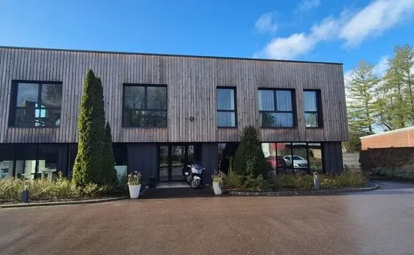 À VENDRE - BÂTIMENT PROFESSIONNEL - BOIS-GUILLAUME (76)