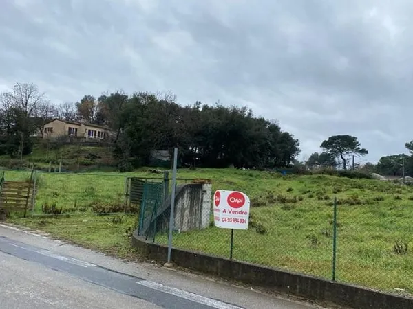 Terrain 1560 m²
