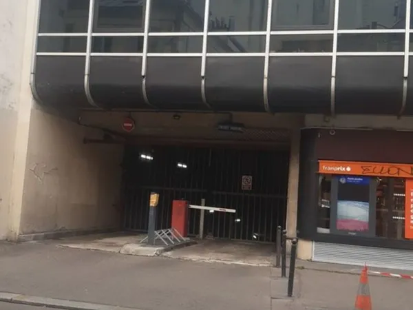 Particulier plusieurs places de parkings