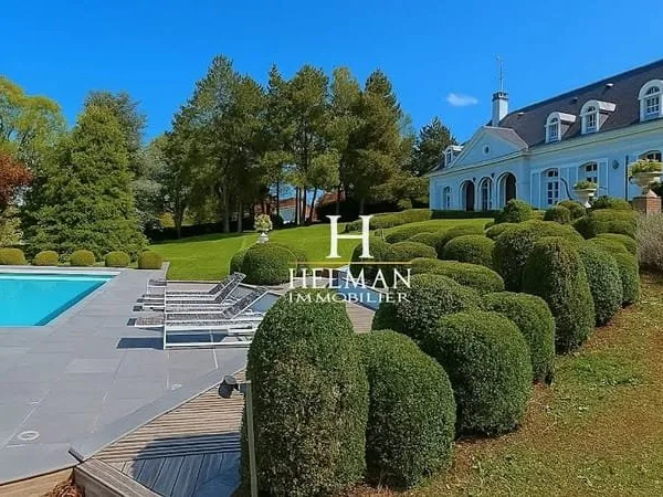Maison 7 pièces 230 m²